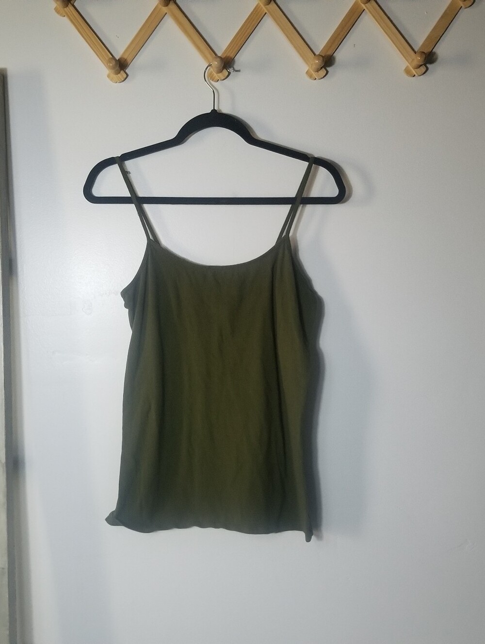 NO BOUNDARIES WOMEN'S OLIVE GREEN SPAGHETTI STRAP CAMI SIZE XL